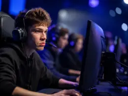 Jynxzi organisiert ein League of Legends Turnier
