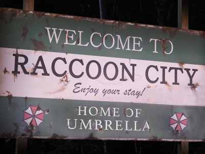 weirdest Resident Evil franchise stuff to include or not in Resident Evil: Welcome to Raccoon City movie herbs Spencer Mansion traps police station keys G-Virus leeches