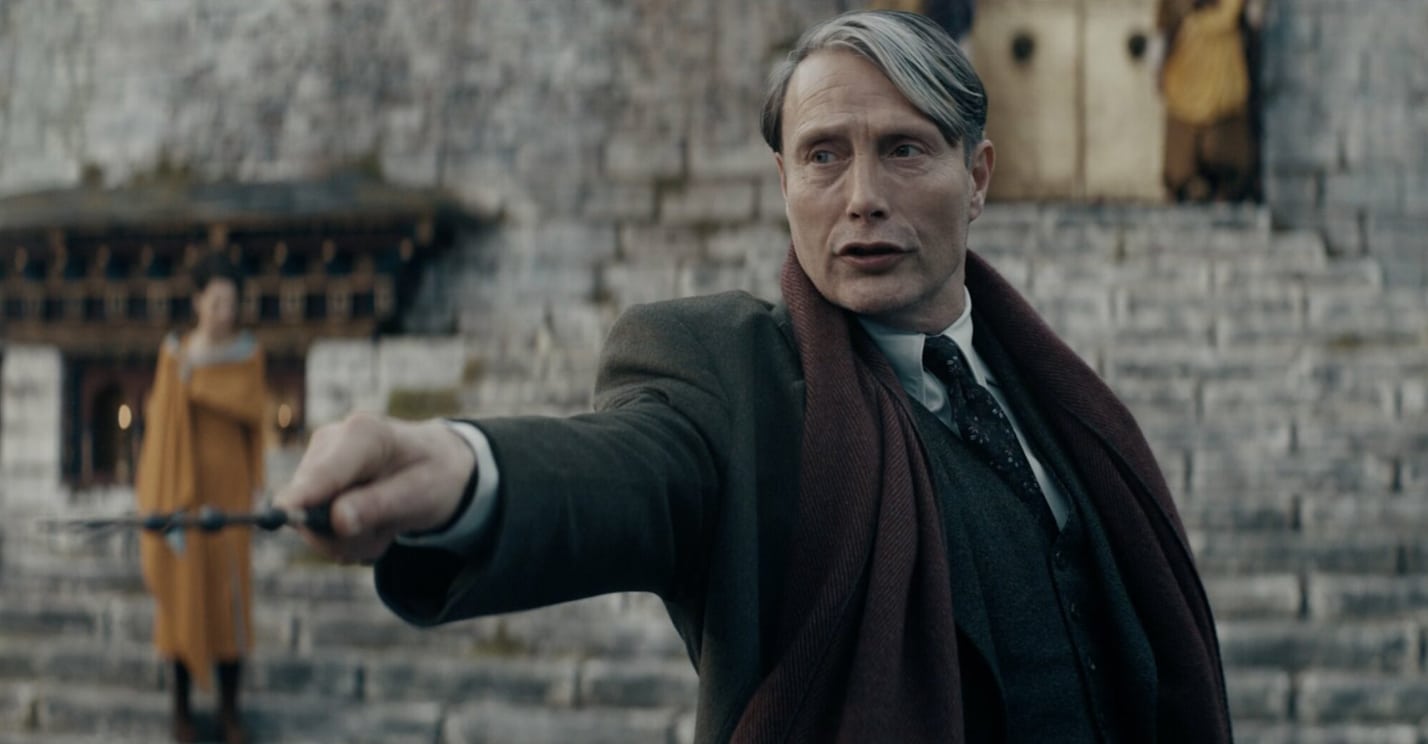 Fantastic Beasts: The Secrets of Dumbledore trailer Hogwarts Mads Mikkelsen
