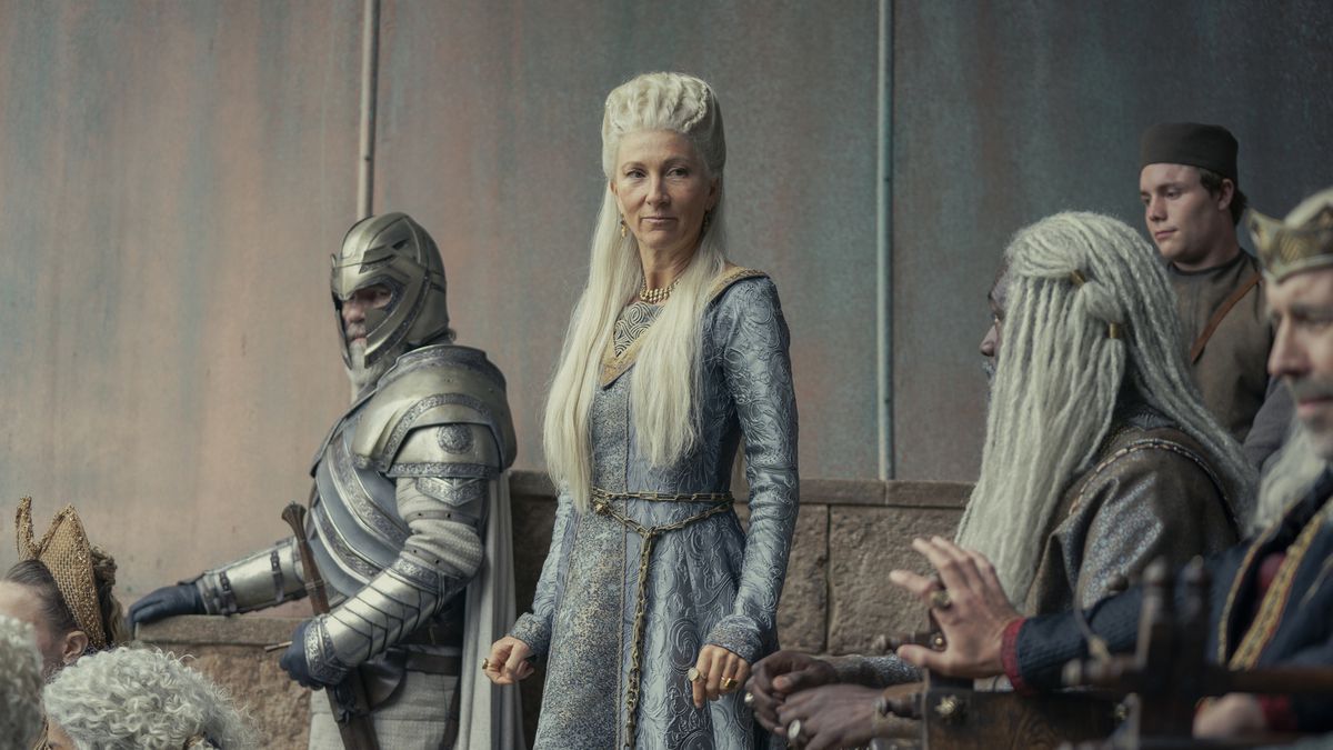 House of the Dragon reescribe las reglas de Game of Thrones con una estructura narrativa más convencional y terminó la historia de Fire and Blood George RR Martin para trabajar con HBO