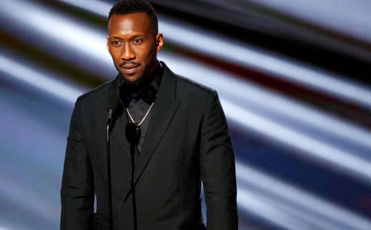 Production of the Mahershala Ali Blade reboot movie set in the Marvel Cinematic Universe (MCU) is on pause new director lead Logan- stop