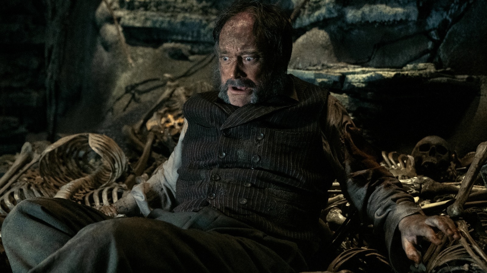 Netflix Graveyard Rats episode is gothic horror Mouse Hunt comedy movie Guillermo Del Toros Cabinet of Curiosities Toro's