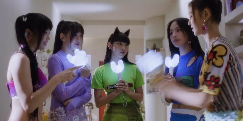 HYBE & ADOR release the NewJeans New Jeans music video, and the MV is an official collaboration with The Powerpuff Girls - watch here now