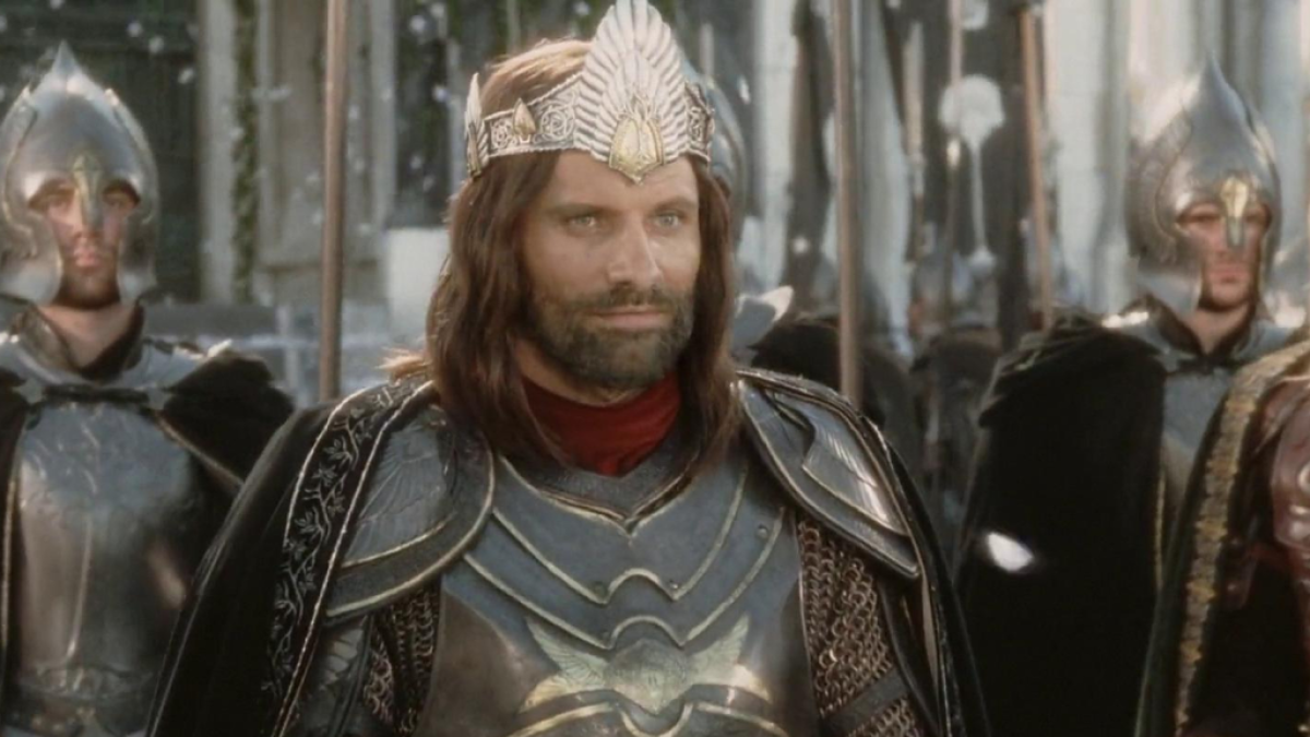 return-of-the-king-aragorn-is-crowned