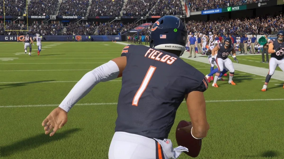 Justin Fields running in Madden 24. This image is part of an article about the best teams to rebuild in Madden 24.