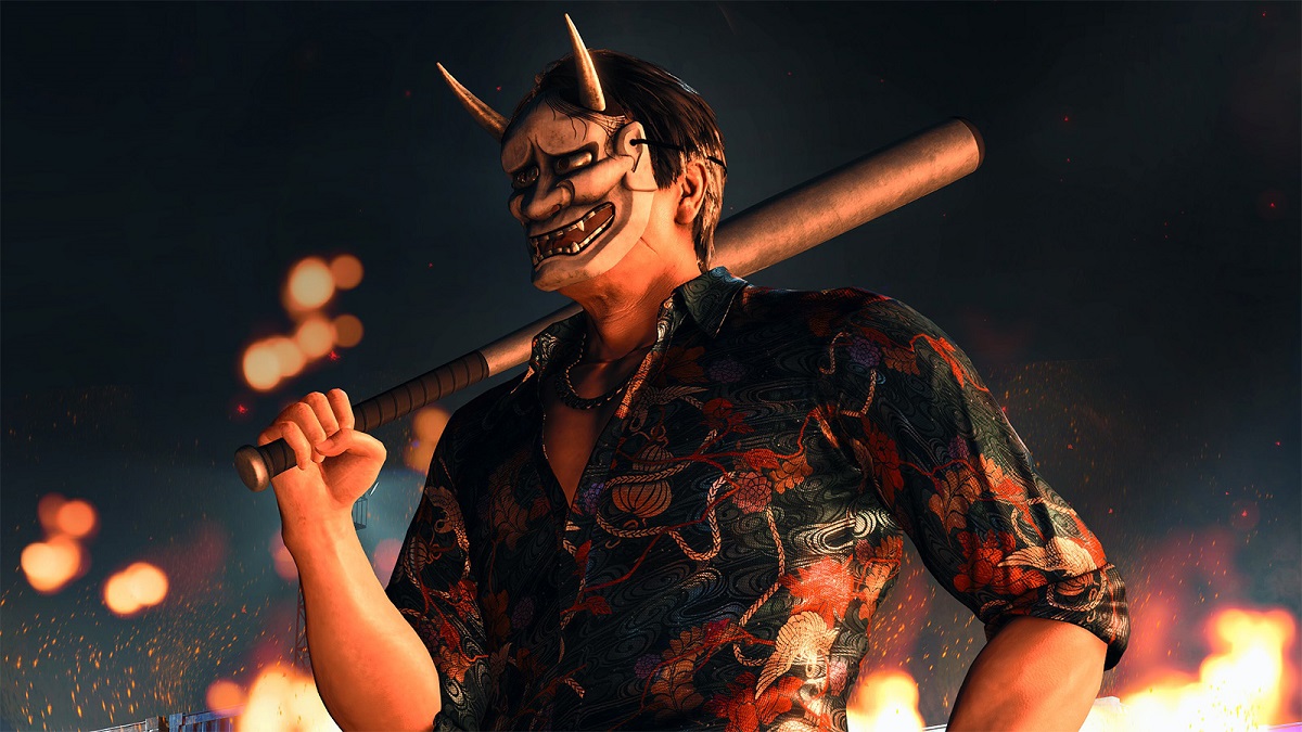 Image of man with Oni wearing Oni mask in Like a Dragon Gaiden.