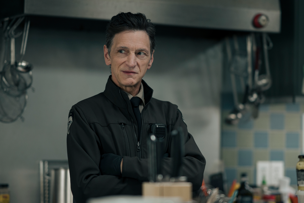 John Hawkes in True Detective. This image is part of an article about the major actors and the cast list for True Detective Season 4.