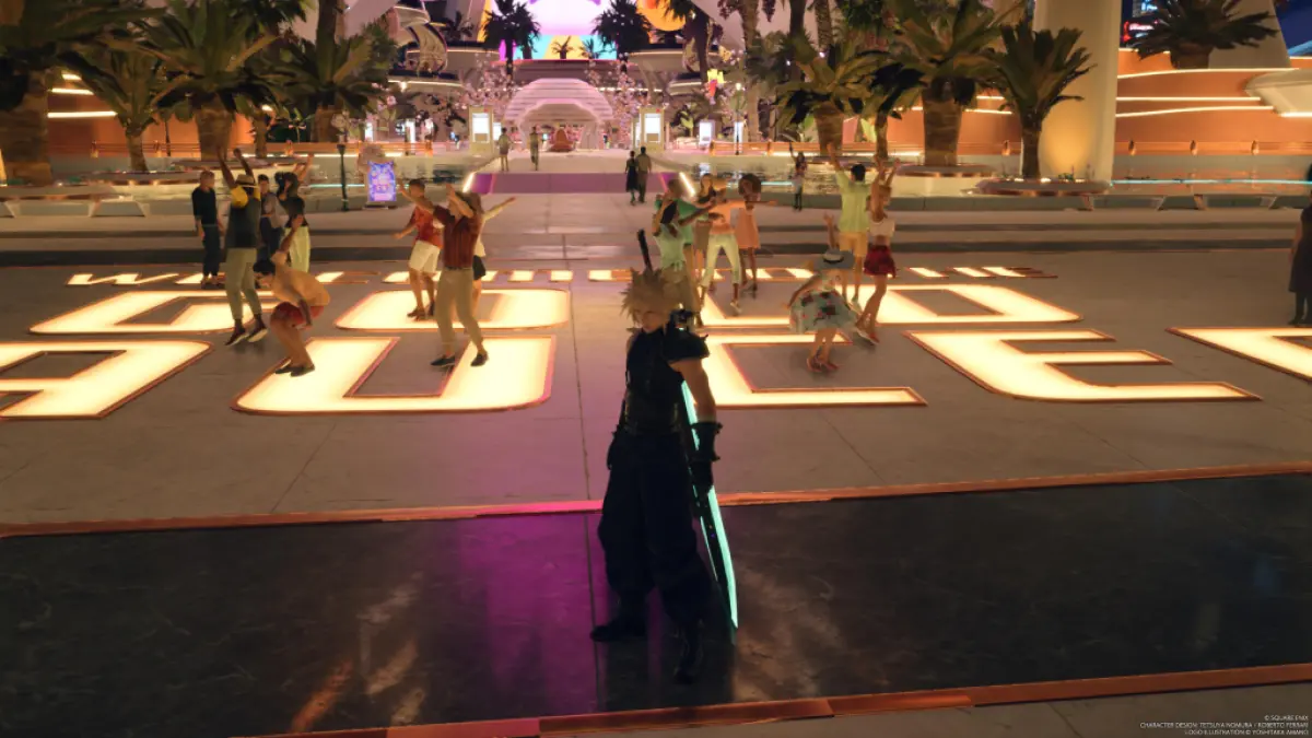 Изображение, на котором Клауд Страйф из Final Fantasy 7 Rebirth стоит перед толпой танцующих людей в Gold Saucer.  Изображение является частью статьи, в которой сравниваются производительность и графический режим в FF7 Rebirth.