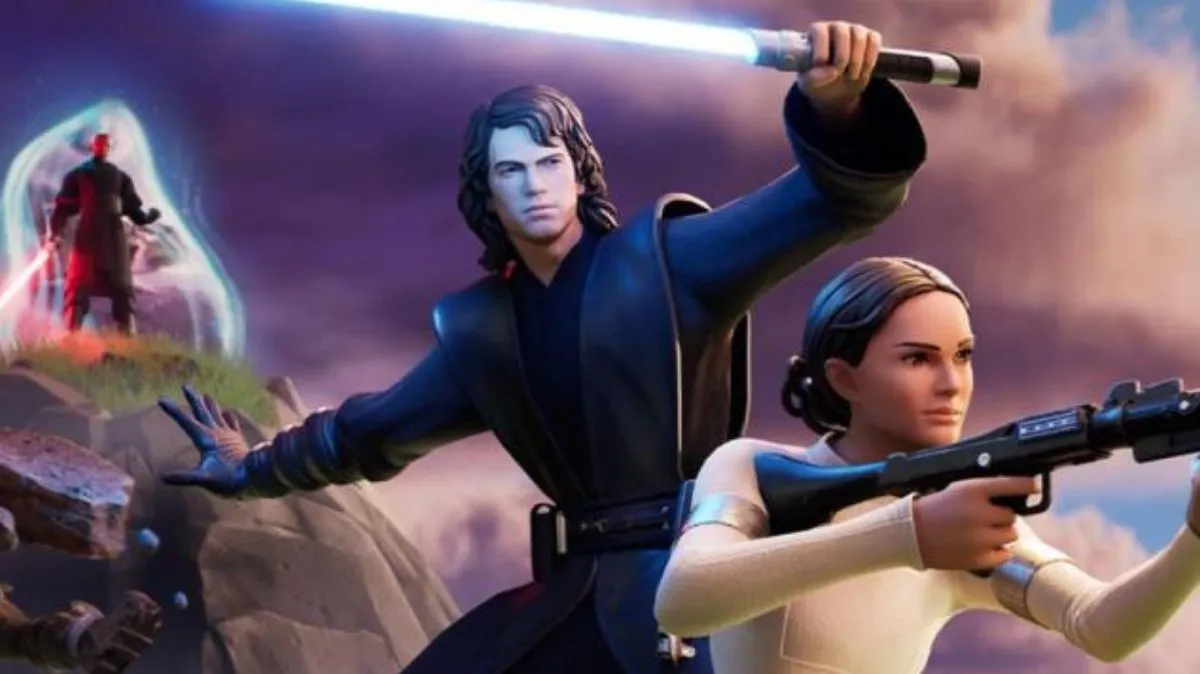 Anakin holding up a lightsaber in Fortnite.
