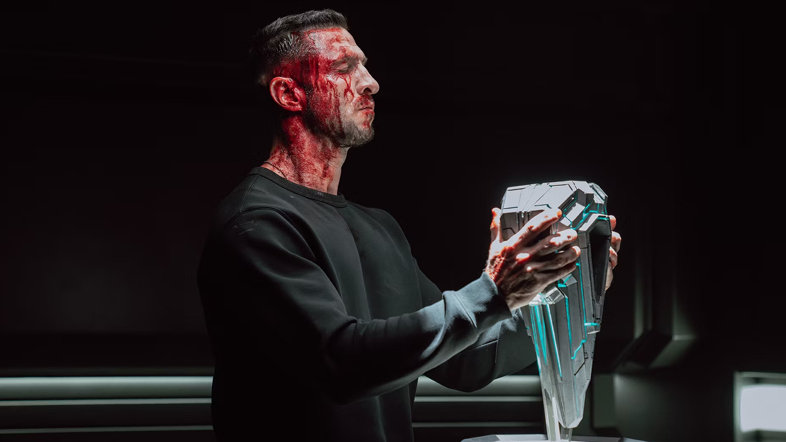 The Master Chief and a keystone artifact in Halo Season 2