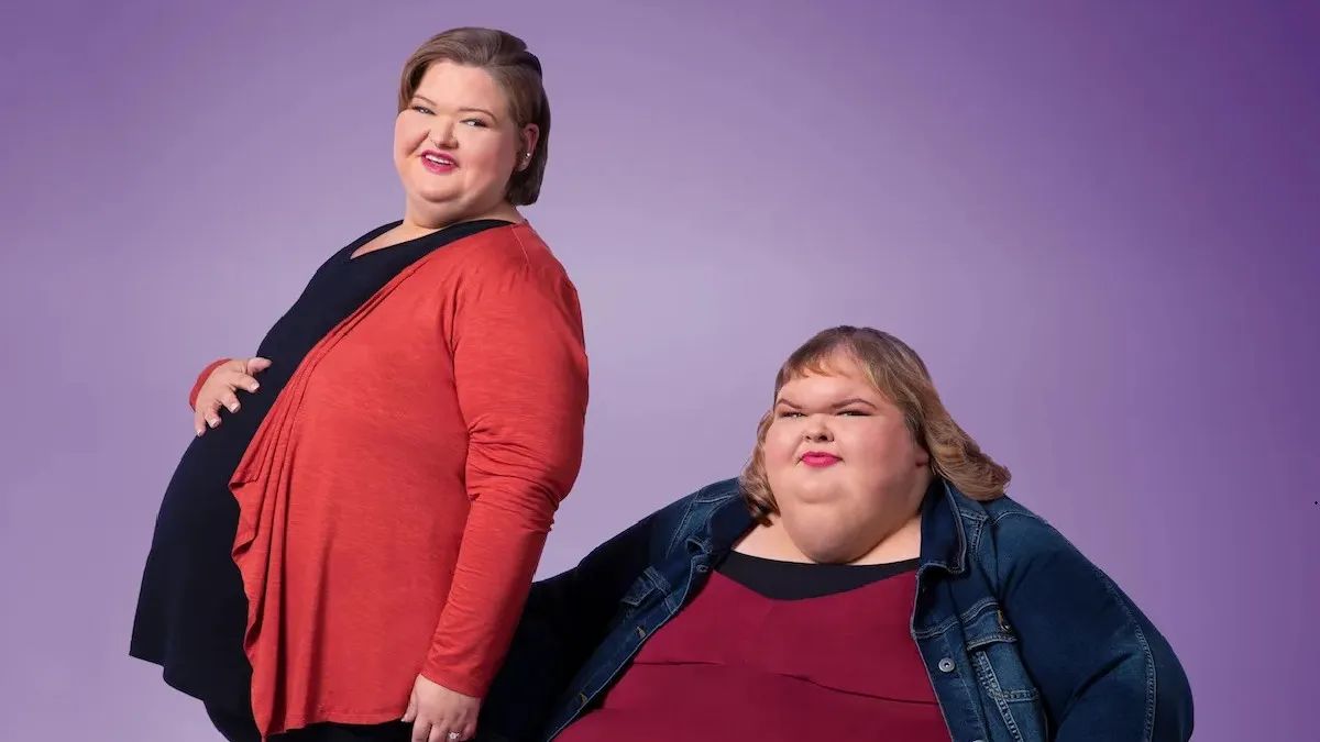 A photo of Amy and Tammy from 1000-Lb Sisters, Season 3.