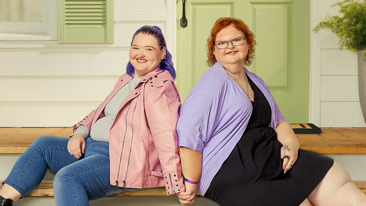 A photo of Tammy and Amy from the TV show 1000-LB Sisters on TLC.