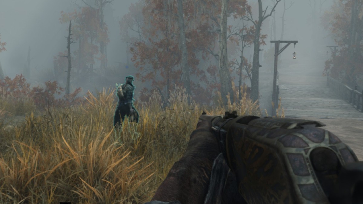 A player running ahead with another player watching their movements in Hunt: Showdown