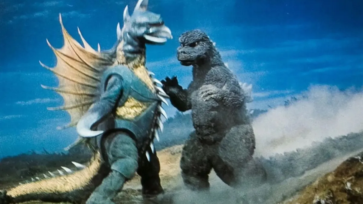 Gigan fights Godzilla