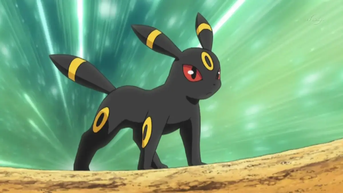 Umbreon preparing to attack in Pokemon. This image is part of an article about how to get Umbreon in Pokemon GO.
