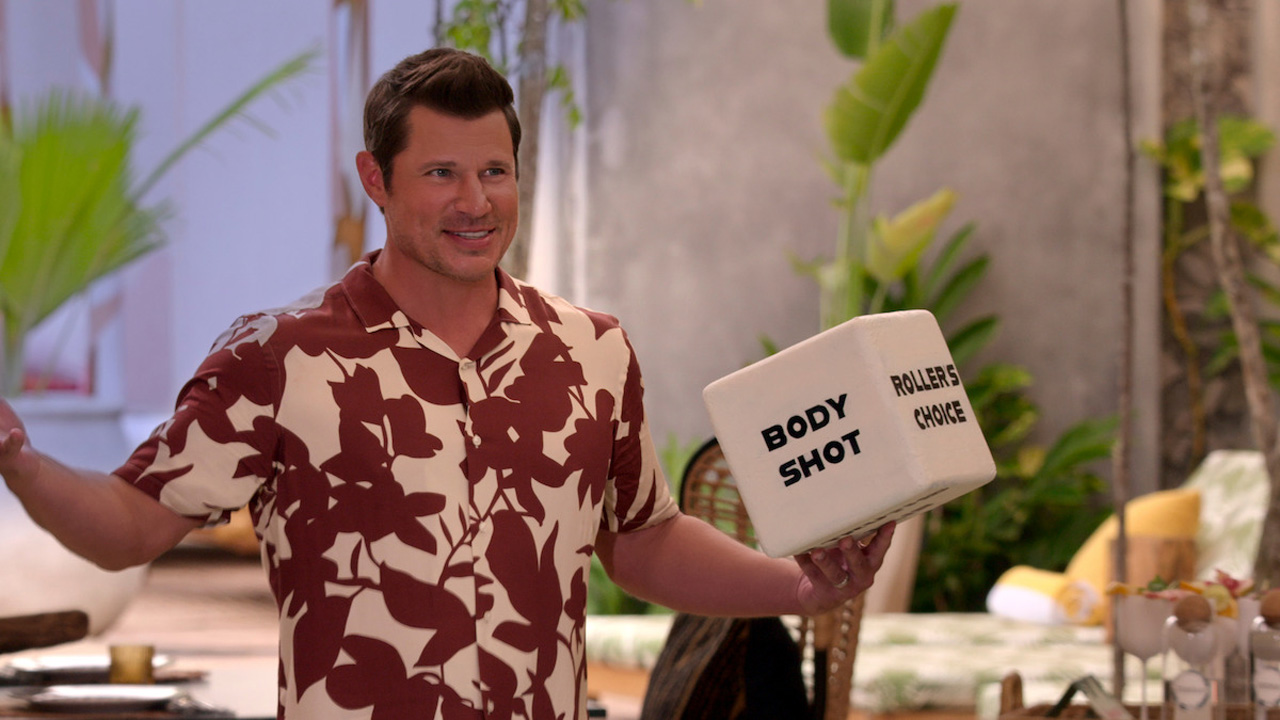 Perfect Match, Nick Lachey holding a giant dice that reads 'Body Shot'