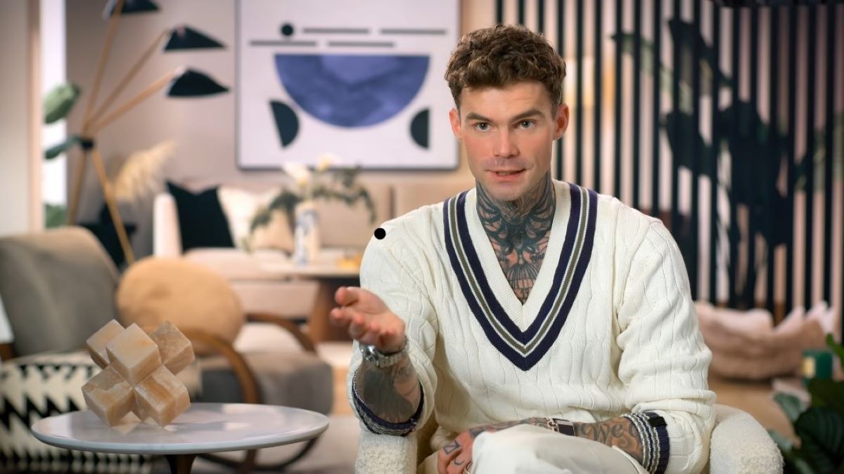 Does Jonathan Get Fired On Owning Manhattan