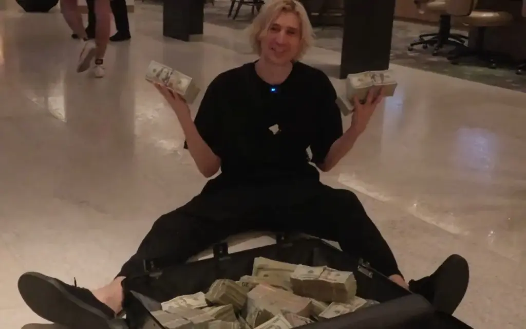 xqc money