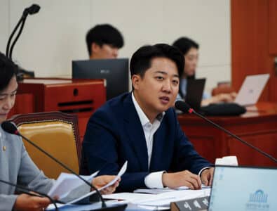 south korean politics starcraft