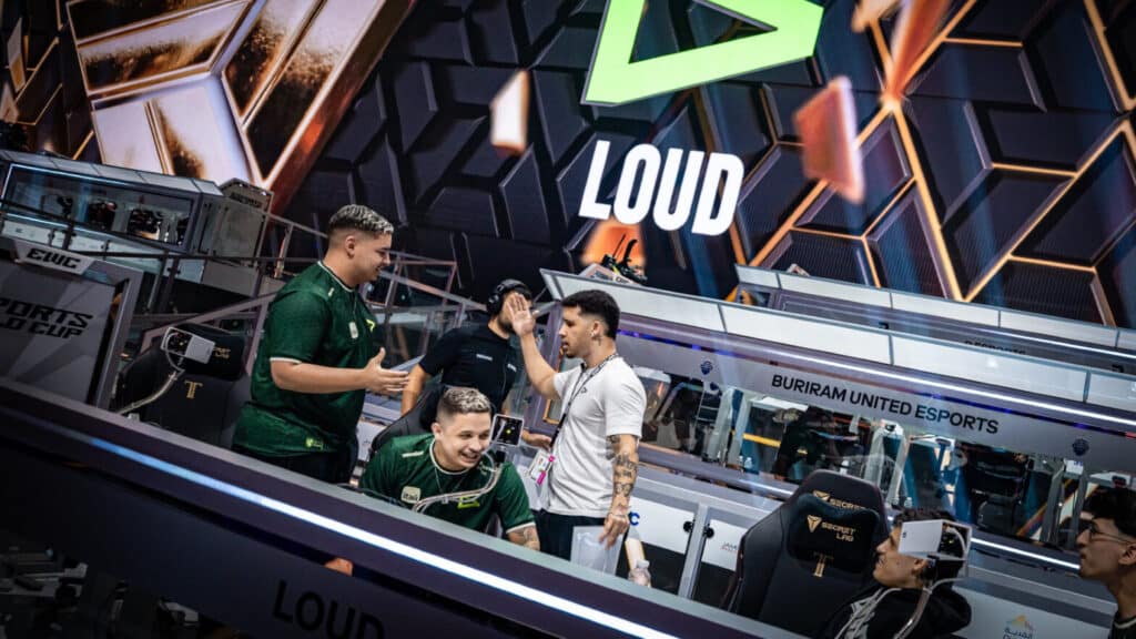 loud free fire ewc